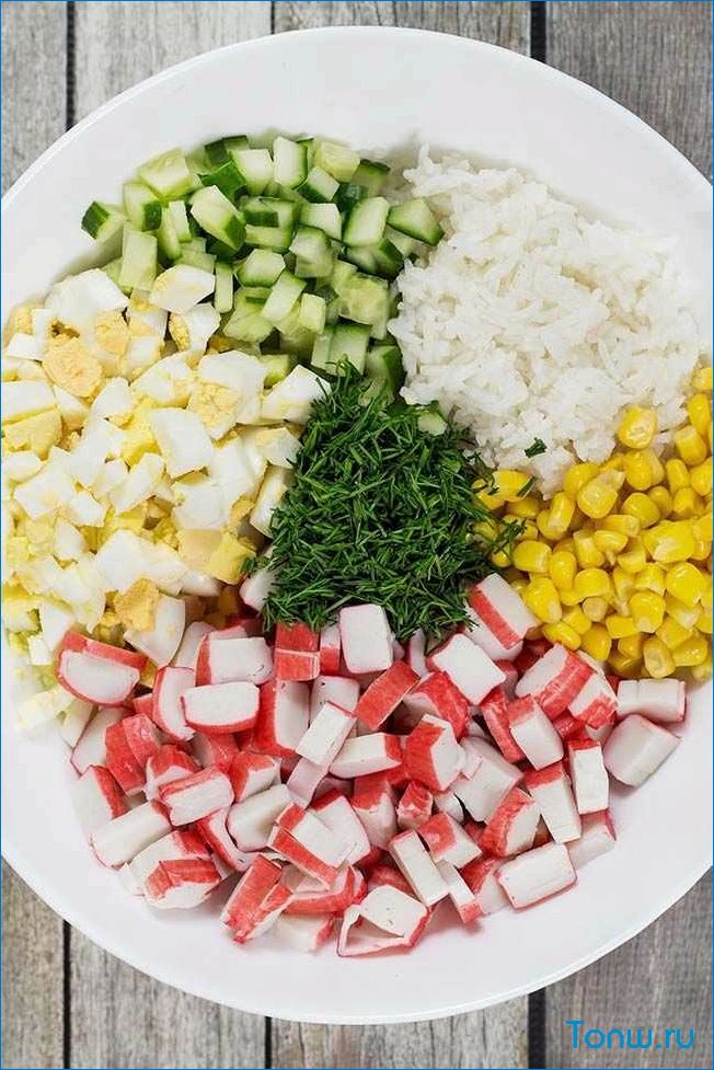 Простой и вкусный рецепт салата с крабовыми палочками и сладкой кукурузой 