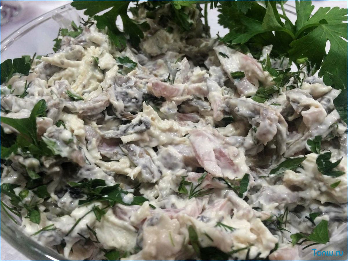 Рецепт вкусного салата с куриным филе и грибами — простой и быстрый способ приготовления