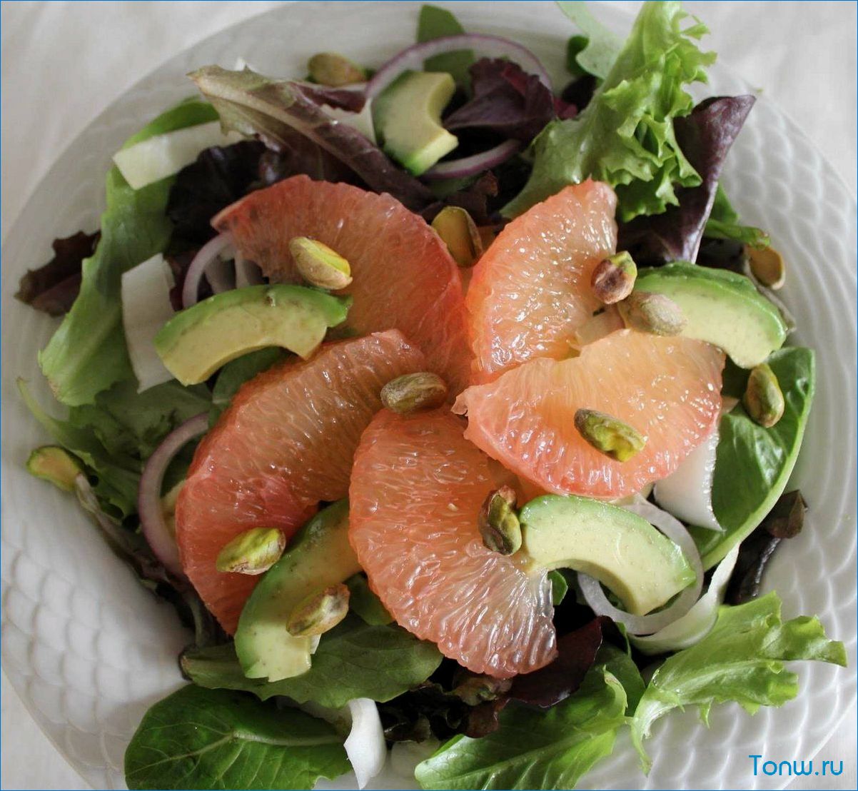 Рецепт вкусного салата с лобстером, грейпфрутом и авокадо — кулинарное трио из морепродуктов и фруктов