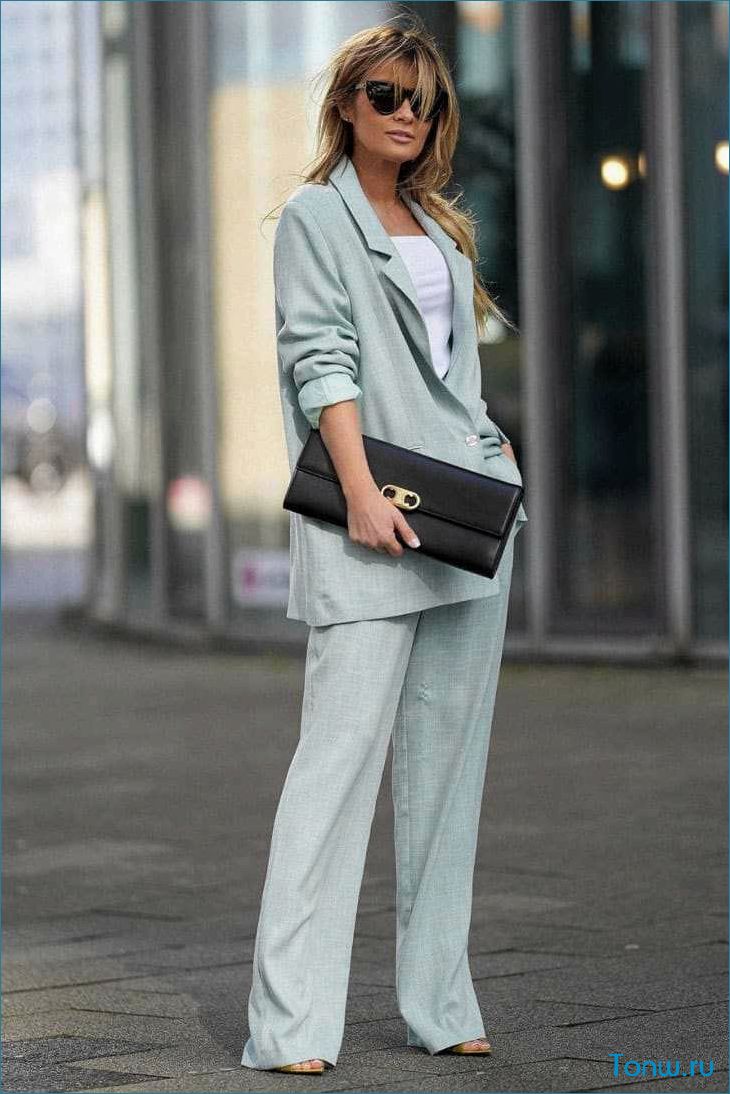 Модные идеи для носки широких брюк в повседневной жизни 2024